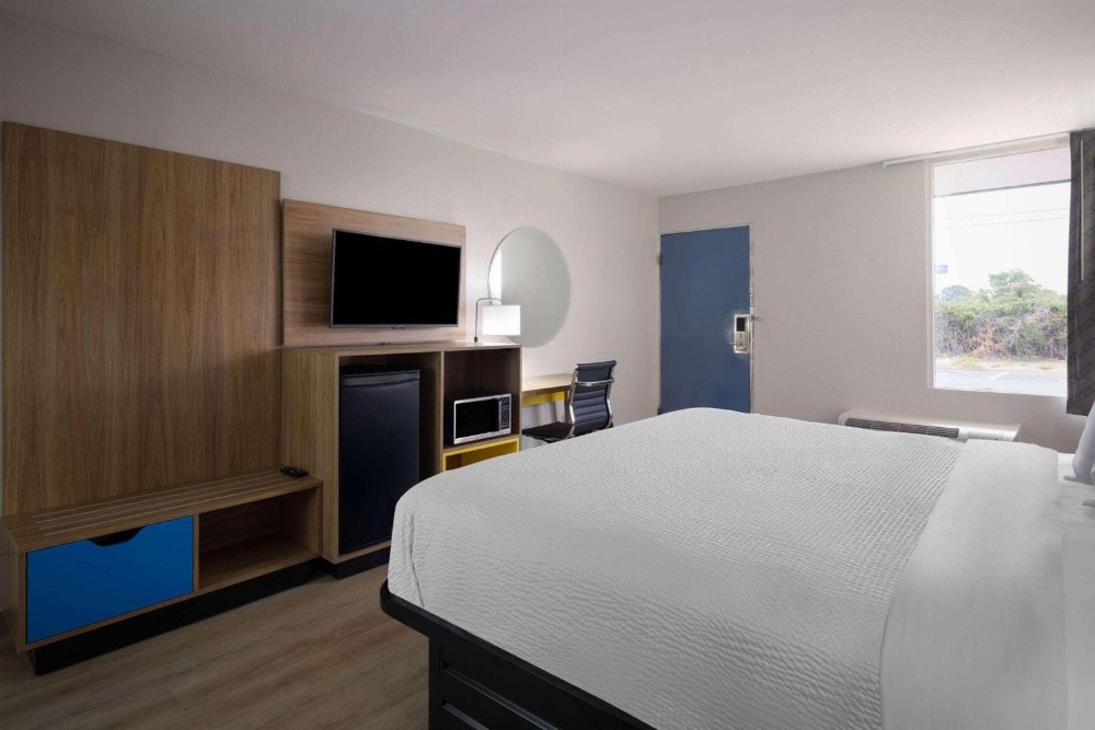 Days Inn by Wyndham Montgomery I-85 Image 18