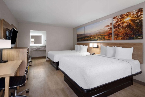 Days Inn by Wyndham Montgomery I-85 image 16