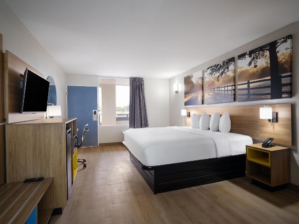 Days Inn by Wyndham Montgomery I-85 image 29