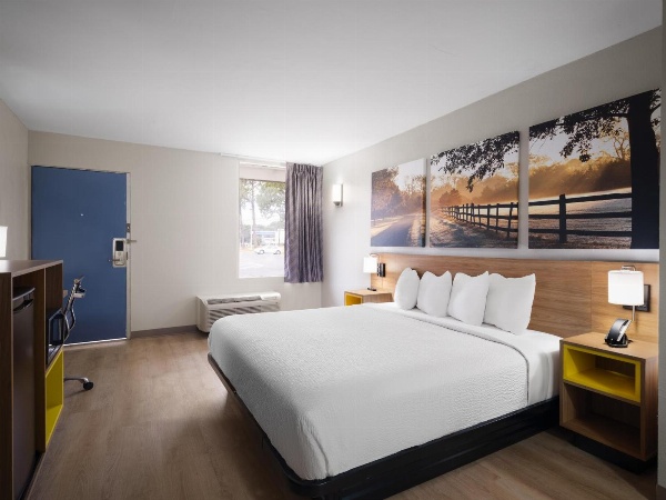 Days Inn by Wyndham Montgomery I-85 image 32