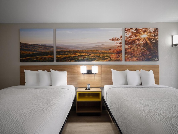 Days Inn by Wyndham Montgomery I-85 image 34