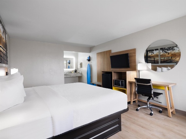 Days Inn by Wyndham Montgomery I-85 image 37