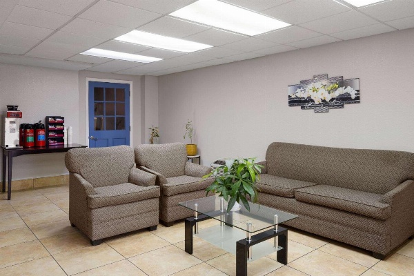 Days Inn by Wyndham Montgomery I-85 image 5